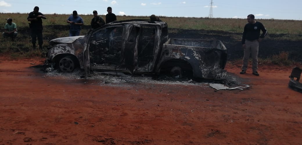 La camioneta de la familia fue incinerada. Foto: Gentileza