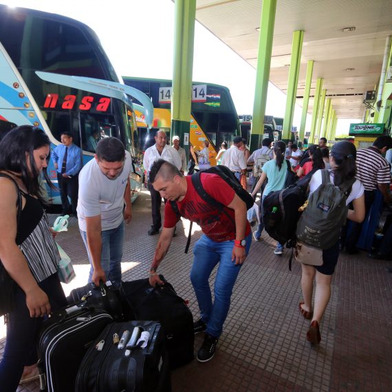 Anuncian que se reforzarán los controles, debido a la gran afluencia de personas en estas fechas en la Terminal de Asunción. Foto: Terminal de Ómnibus de Asunción