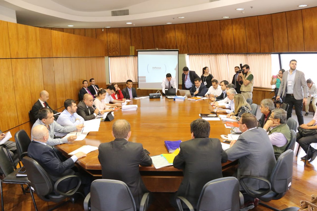 La comisión se reunió con los concejales. Foto: Diputados Py