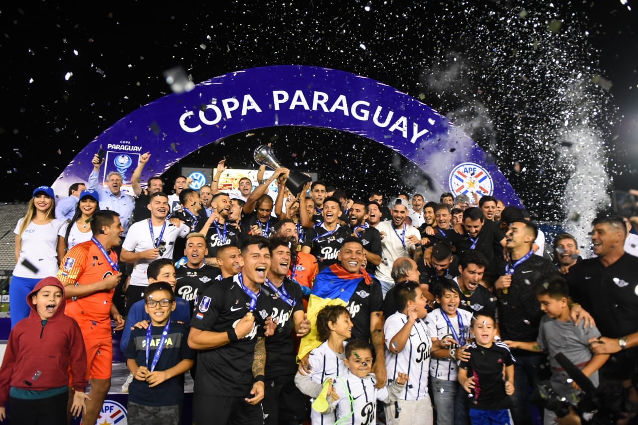 El máximo logro del cuadro gumarelo fue alzarse con la segunda edición de la Copa Paraguay. Foto: @CopaParaguayAPF