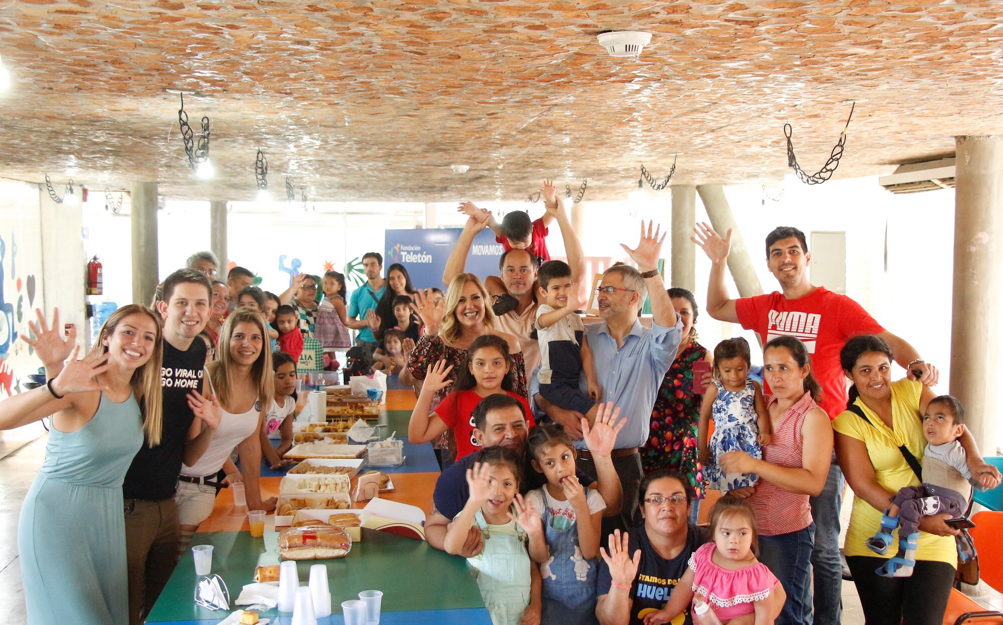 Encuentro con las familias, comunicadores, amigos y colaboradores de la Fundación Teletón. Foto: @TeletonParaguay