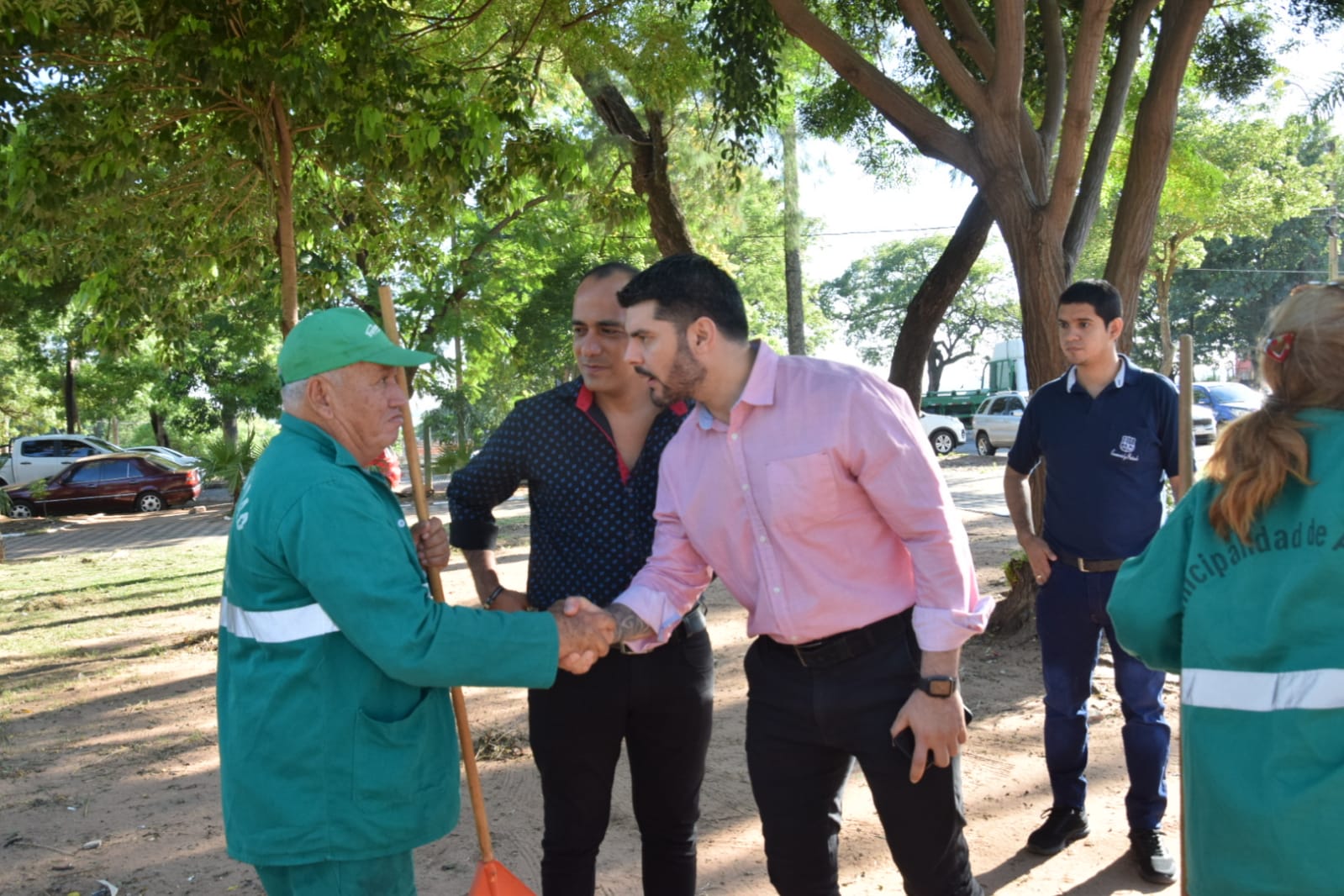 El intendente de Asunción, Óscar Rodríguez, se encuentra acompañando las tareas. Foto: Municipalidad de Asunción.