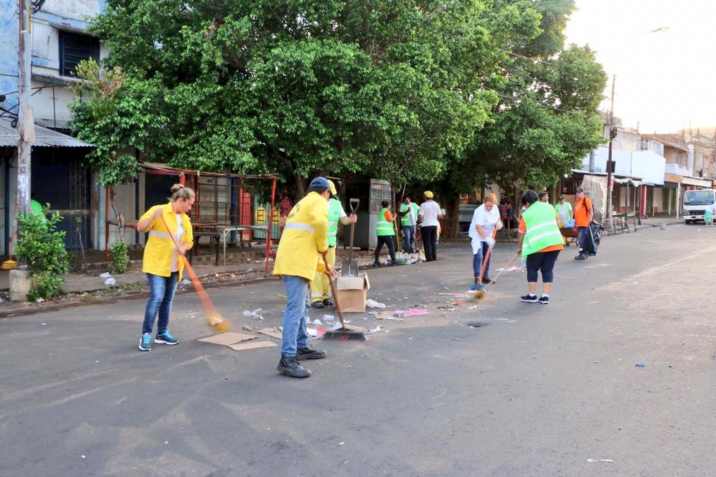 De forma ininterrumpida, cuadrillas de Aseo Urbano realizaron las tareas de limpieza en el Operativo 