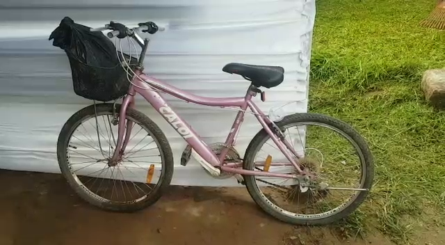 La bicicleta de la víctima fue hallada en las cercanías donde encontraron el cuerpo.