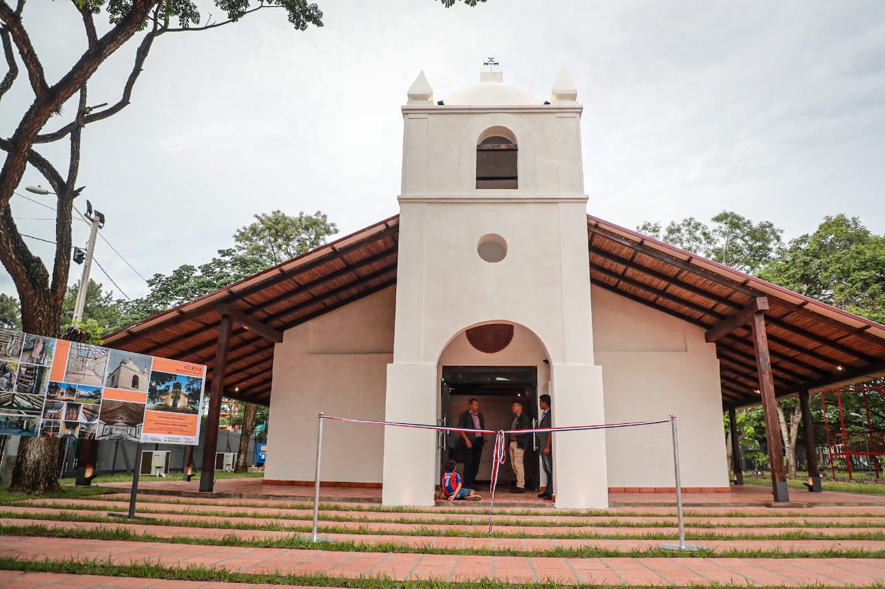La Iglesia “San Francisco Solano” fue completamente restaurada y se utilizó la técnica no invasiva de muros y de la estructura del templo. Foto: @PresidenciaPy