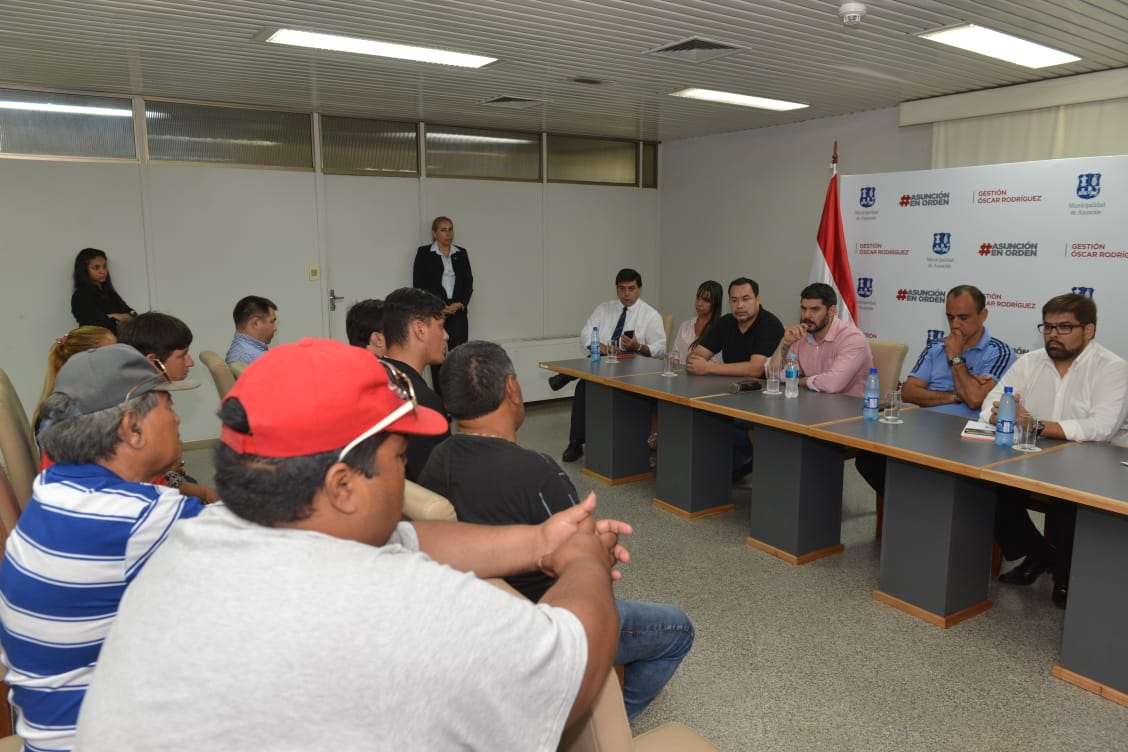 La reunión se realizó entre las autoridades y los representantes de la federación. Foto: Municipalidad