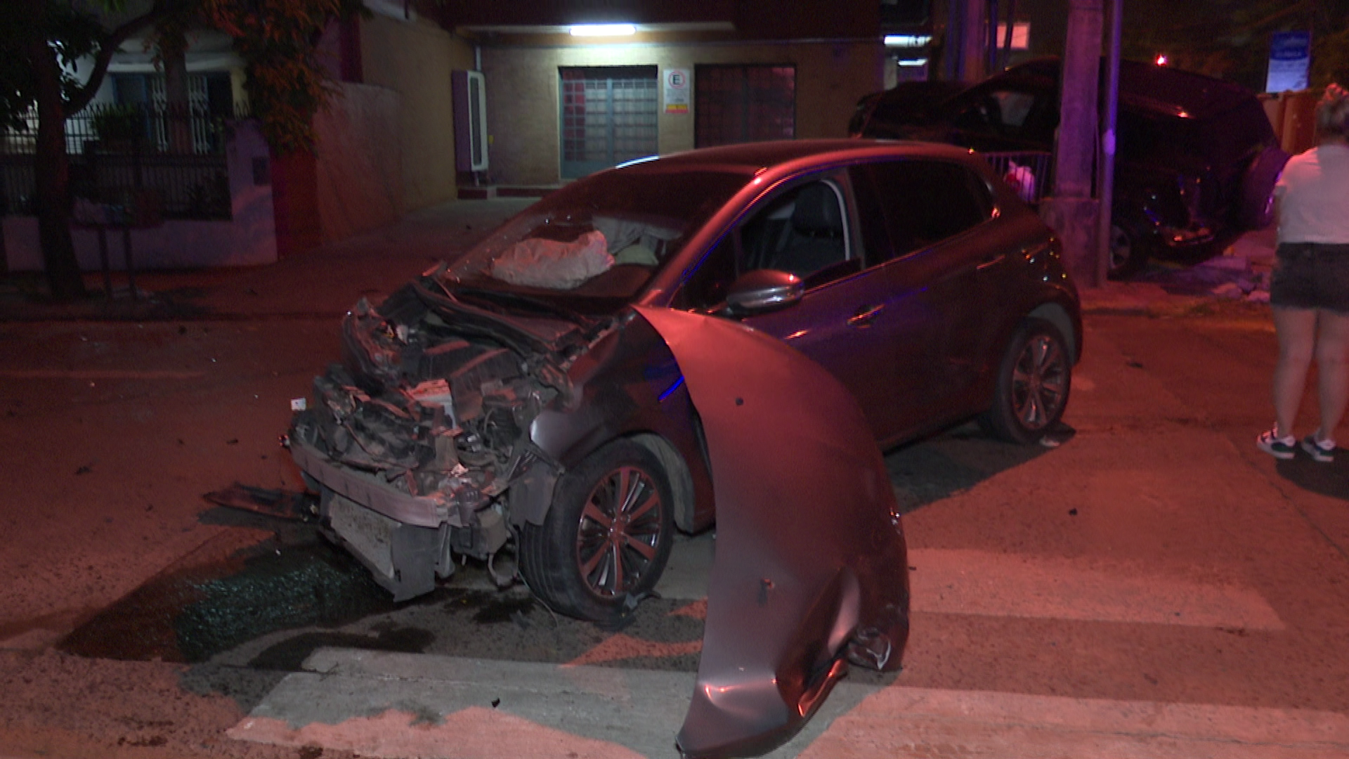 El conductor causante del accidente huyó del lugar.