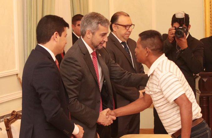 La entrega se hizo esta mañana en el Palacio de López. Foto: Presidencia