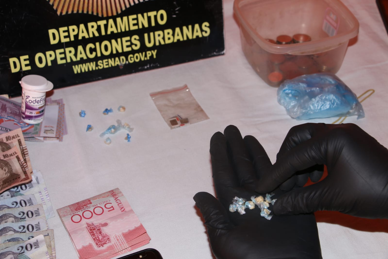 Varias evidencias fueron encontradas en la casa. Foto: Senad