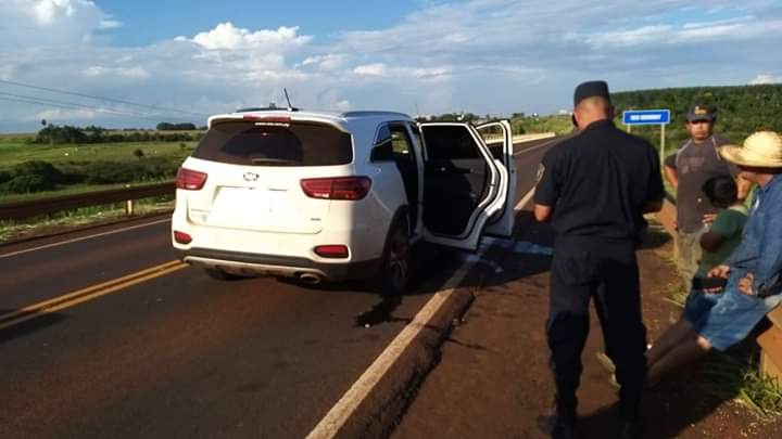 Los delincuentes redujeron a tiros a los ocupantes del vehículo y se alzaron con más de 3.500 dólares. Foto: Gentileza
