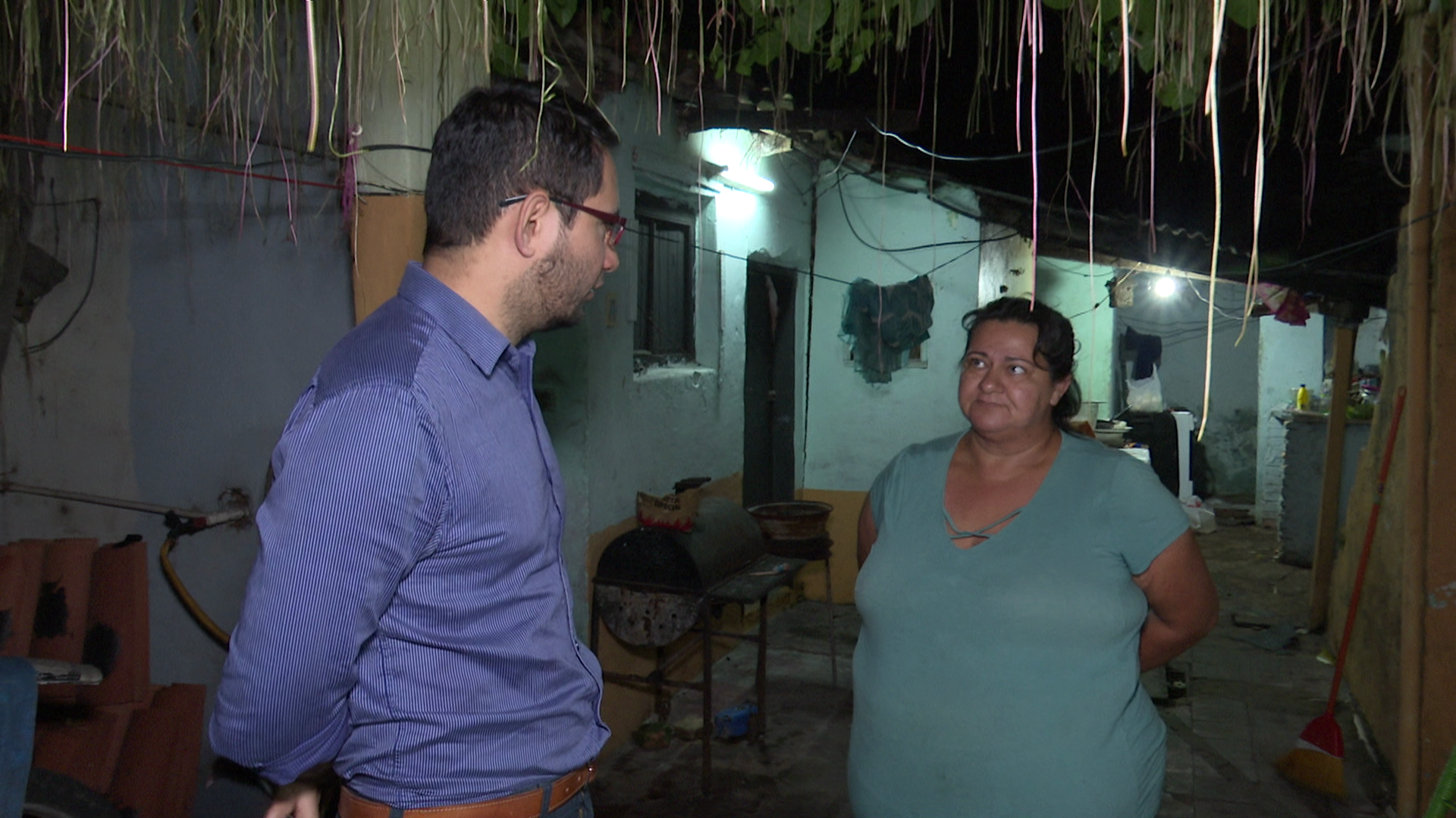 La mujer sostiene que su hijo ya cumplió su pena y que de igual manera una jueza se niega a firmar su libertad.