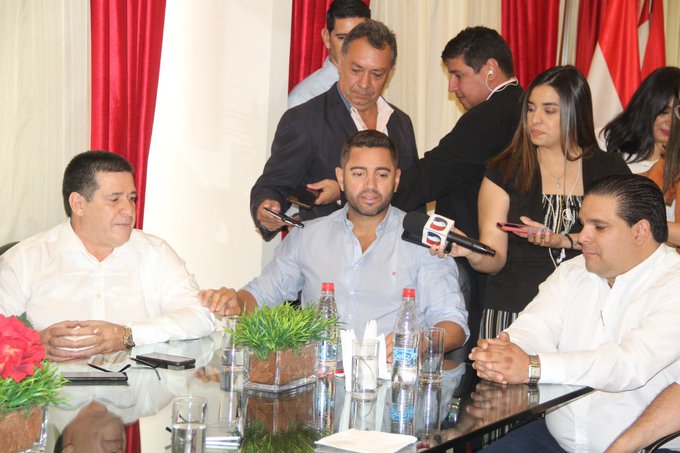 Pedro Alliana, Horacio Cartes y Enrique López Arce en la inauguración de la oficina de empleo de la ANR | Foto: Archivo Unicanal