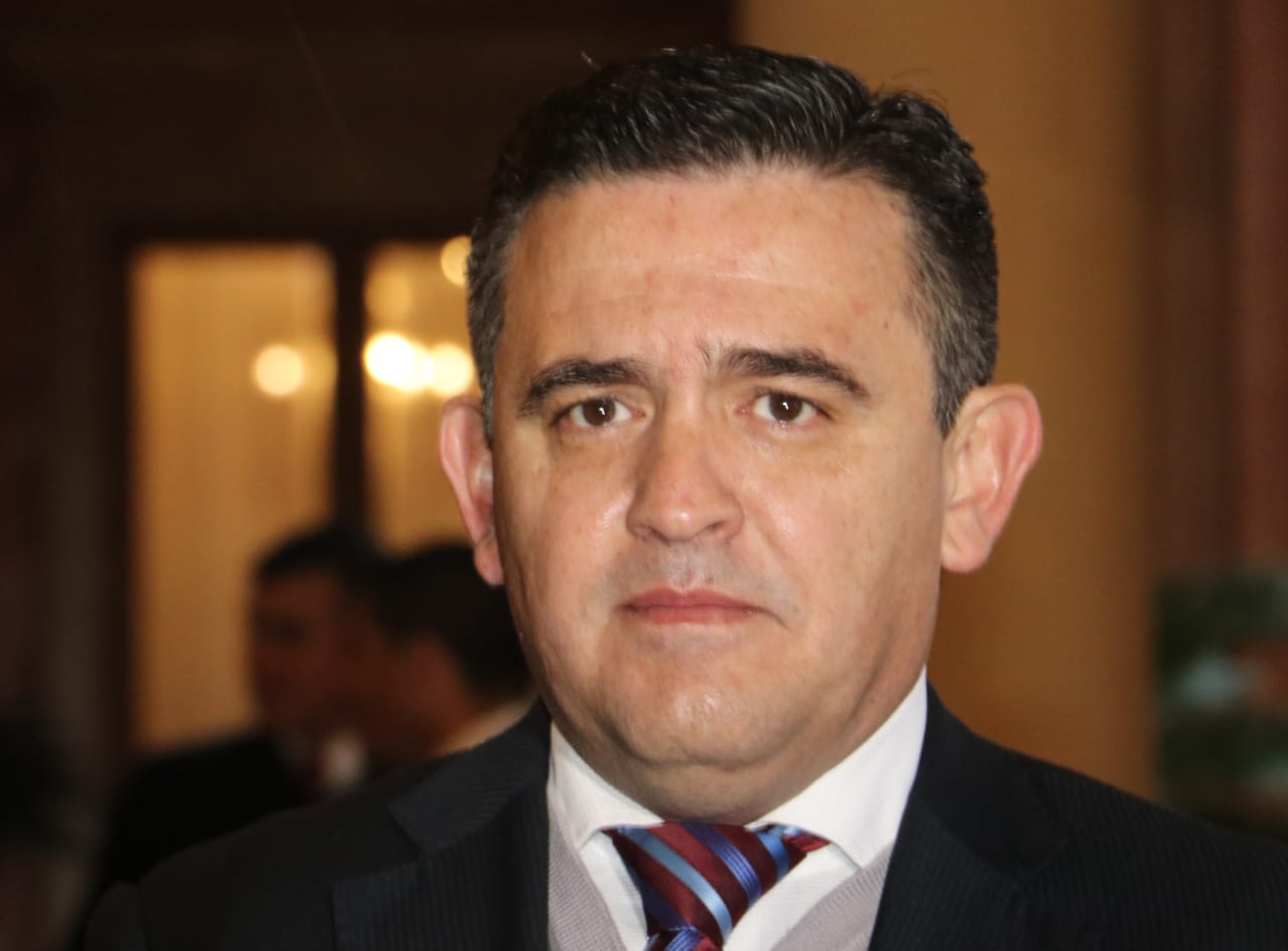 El ministro de Educación, Eduardo Petta, insinuó que la UE también tiene responsabilidad en los errores de los libros MaPara. Foto: Agencia IP