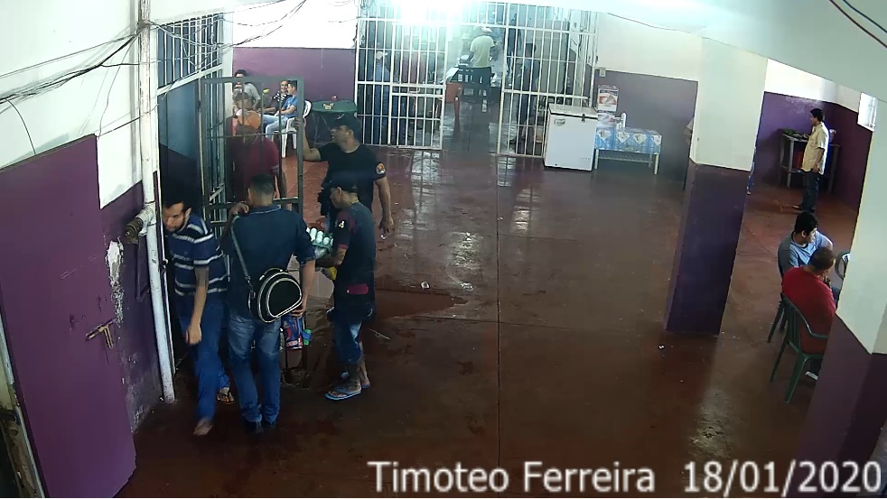 Los reos tenían total libertad de movimiento dentro del penal. Foto: Captura de pantalla