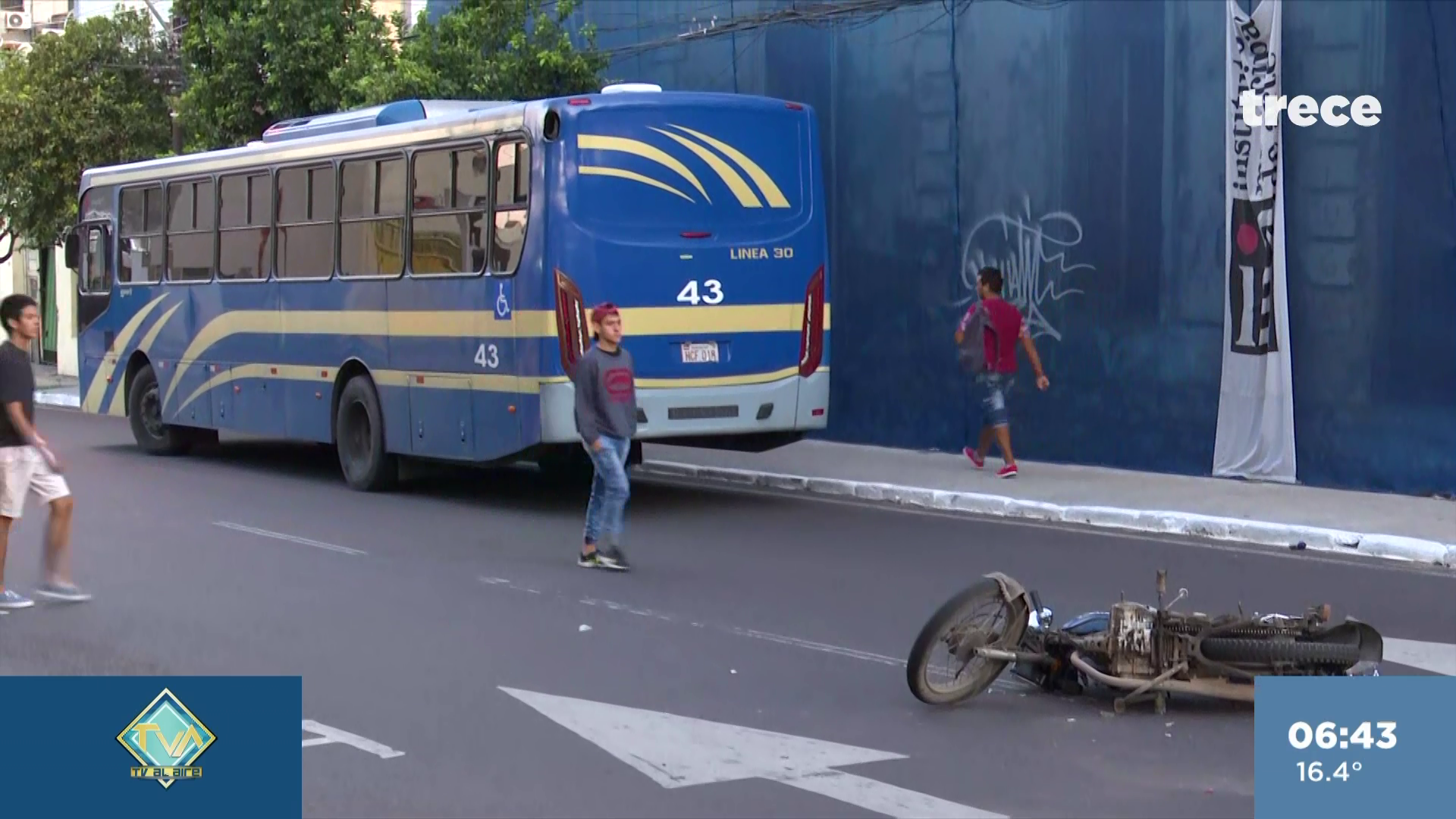 El percance se habría ocurrido a causa de que uno de los conductores no respetó la señal de