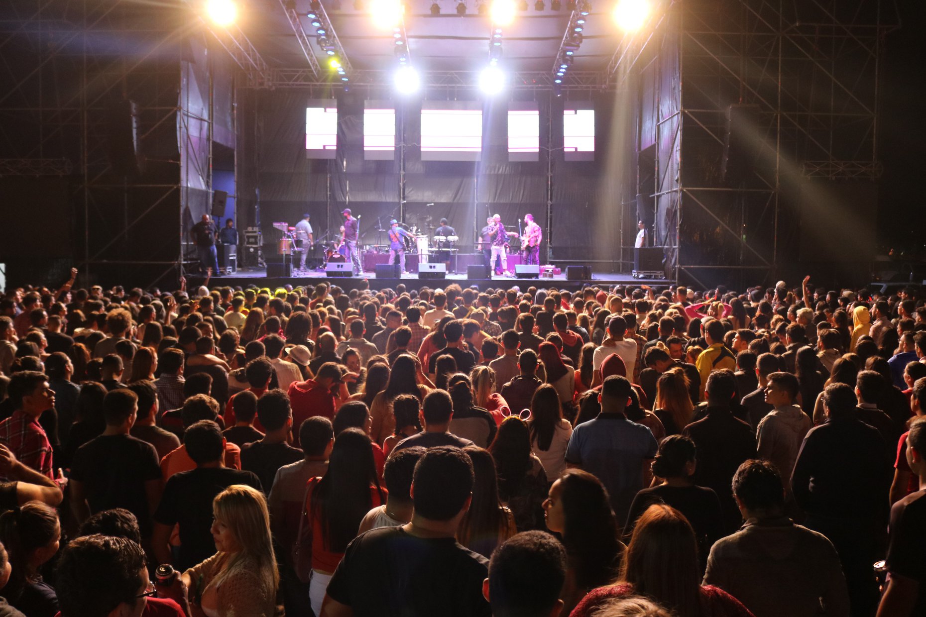 Cerca de 10 mil personas vibraron con el evento. Foto: Municipalidad de Luque (Facebook).