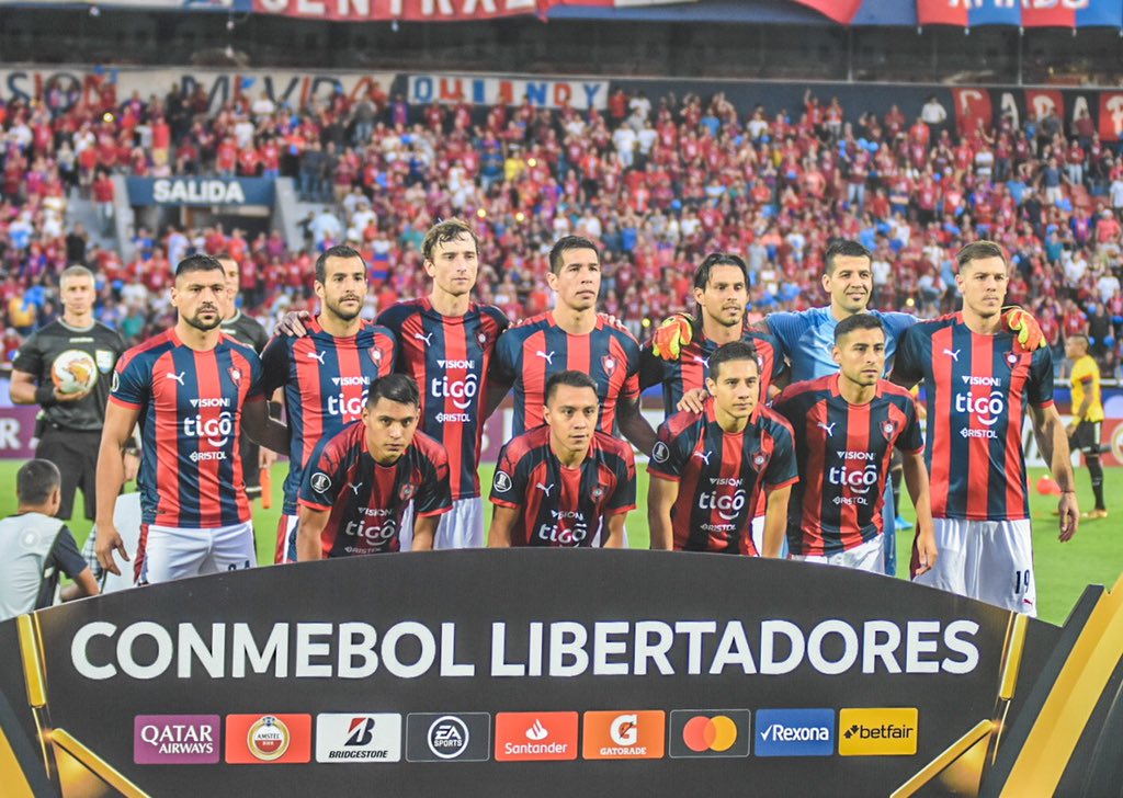 El plantel de Cerro Porteño que arrancó de titular ante el Barcelona de Guayaquil. Foto: @CCP1912oficial
