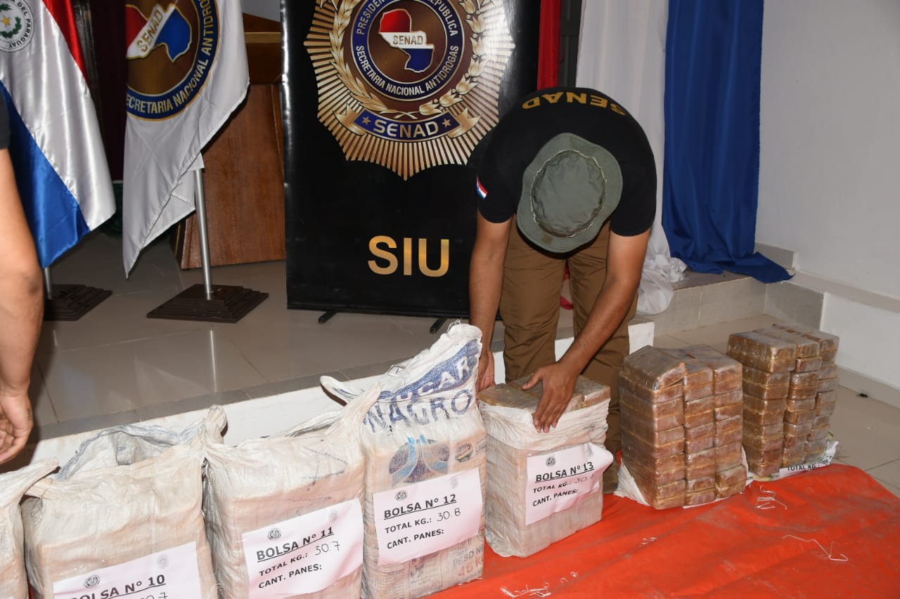 El peso total de la cocaína decomisada en Concepción asciende a 461 kilos. Foto: @senad_paraguay