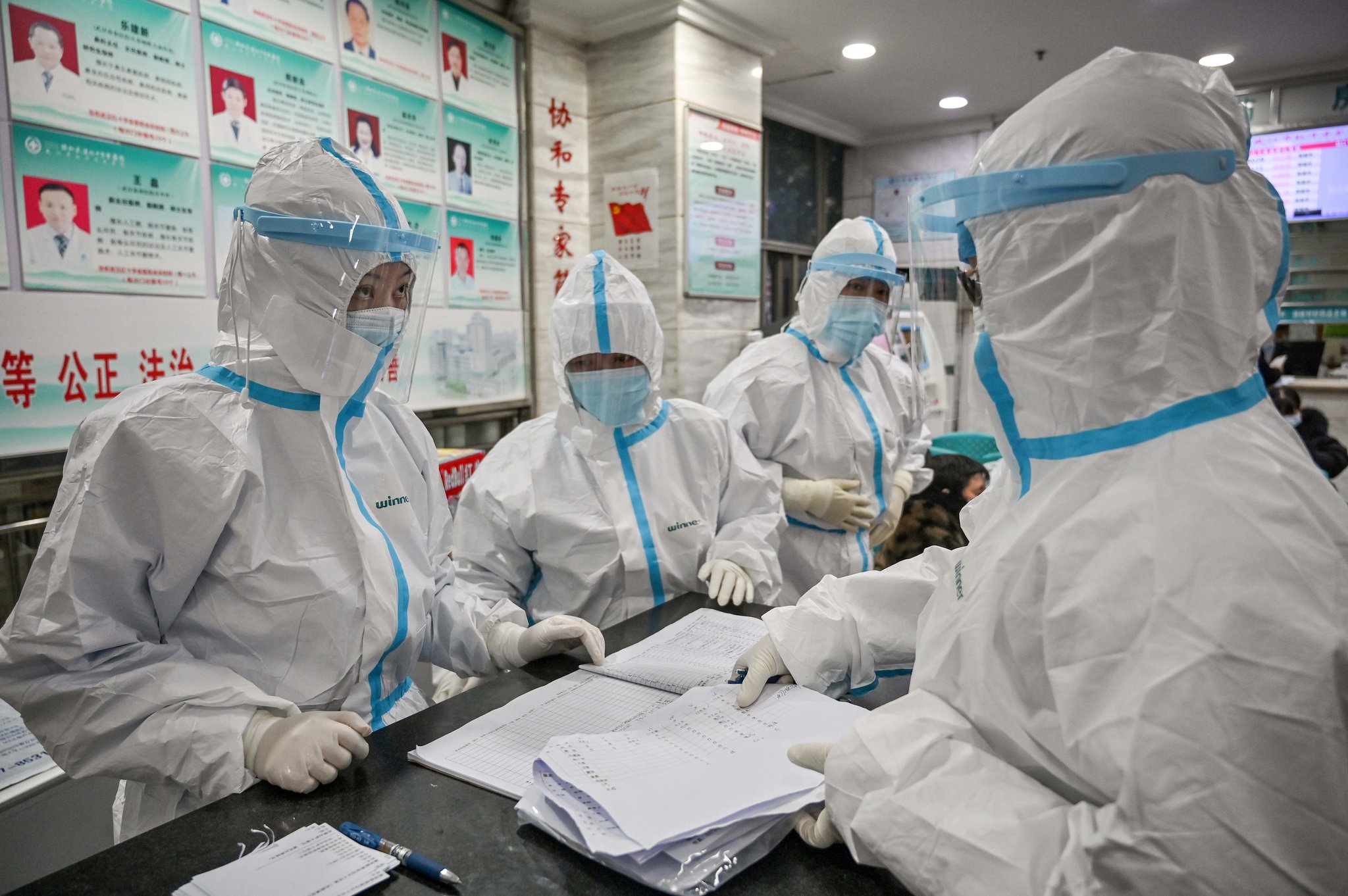 La Comisión Nacional de Salud de China afirma una disminución de casos de coronavirus en el país. Foto: Hector Retamal/Agence France-Presse — Getty Images