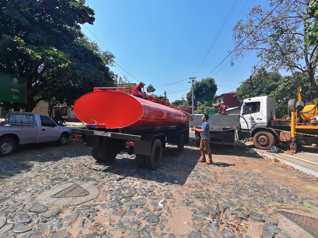 Se prevé que más camiones cisternas vayan hasta los barrios más afectados por la falta de agua. Foto: Gentileza