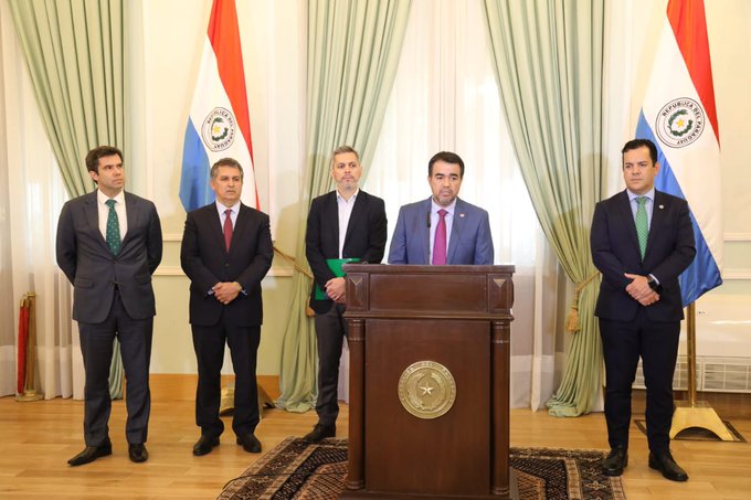 El Equipo Económico Nacional se reunió en el Palacio de López. Foto: Hacienda