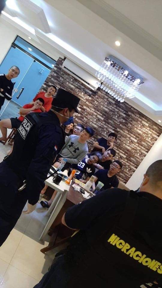 Agentes de la policía y migraciones ya están en el lugar.Foto: Gentileza