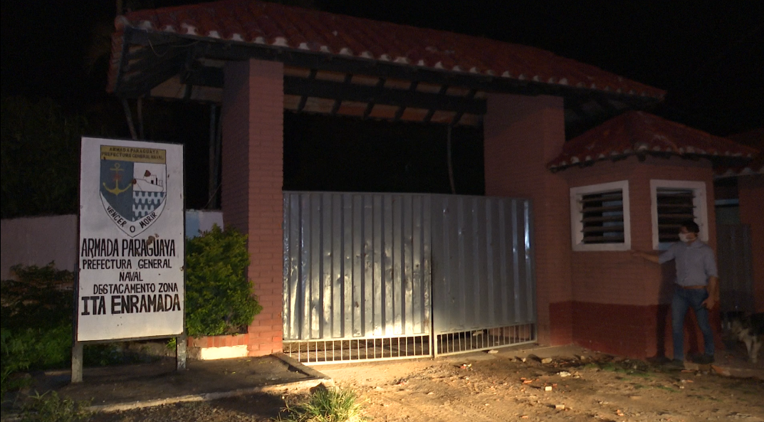 El destacamento naval fue atacado supuestamente por contrabandistas, estibadores y lancheros.