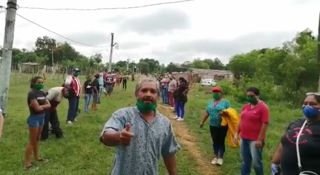 Más de 250 familias de dos asentamientos de Itauguá denuncian la falta de asistencia por parte del Estado. Foto: Captura de video