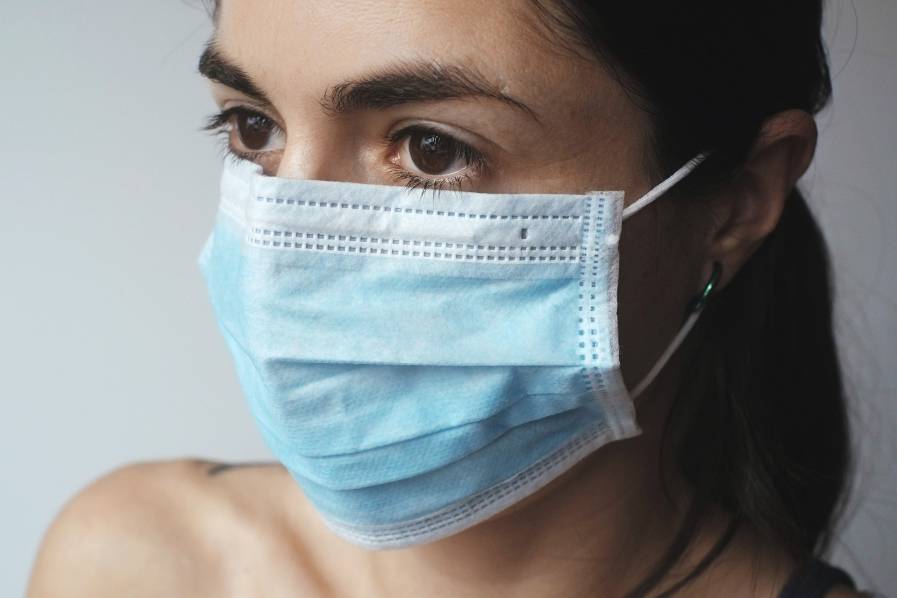 Una persona se considera recuperada cuando da negativo a dos test de Covid-19. Foto referencial