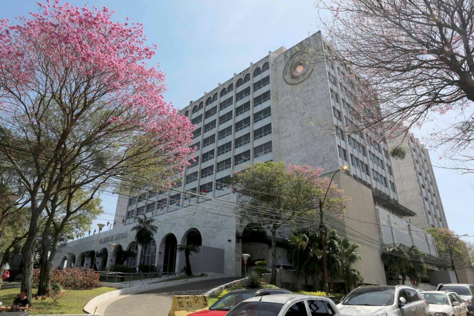 Los recortes se realizan por el resto del 2020.