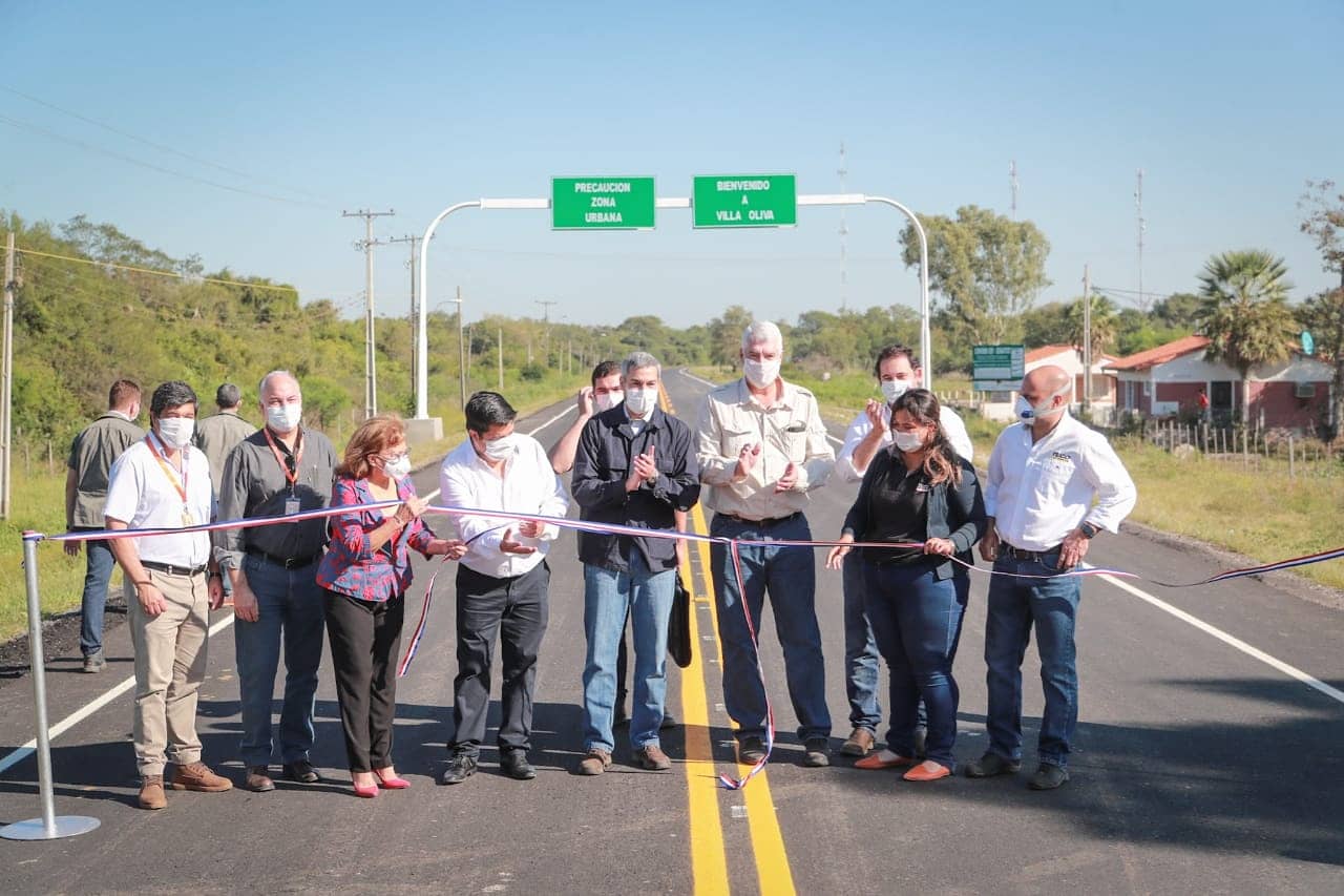 Del acto de inauguración participaron el presidente de la República, Mario Abdo Benítez, el ministro de Obras, Arnoldo Wiens y otras autoridades. Foto: @mopcparaguay