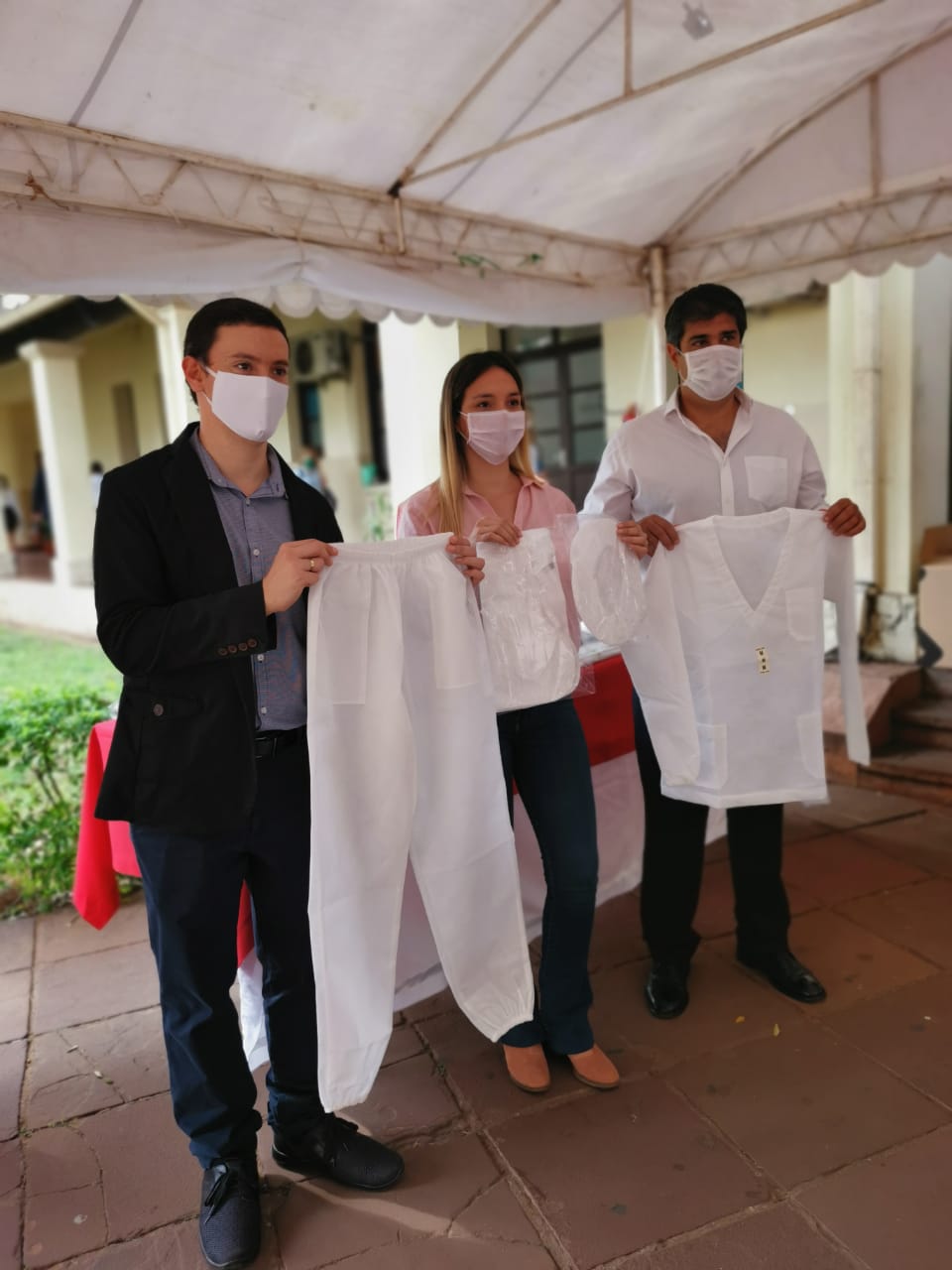José Paris, Gerente de Unicanal, Trece y Radio Uno; Diana Pérez, jefa de marketing de Patrol Jeans y Christian Daud, Gerente de Patrol Jeans.