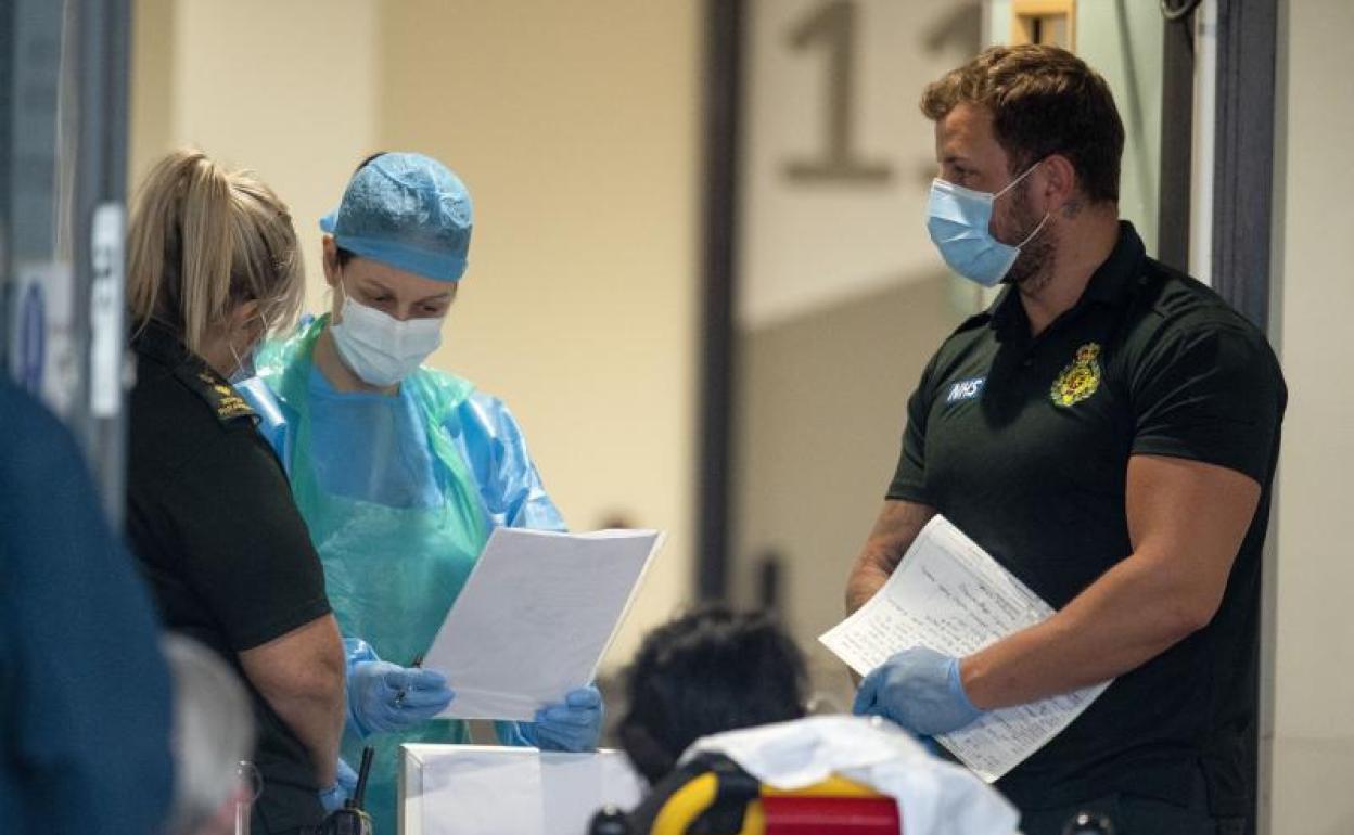 Unas 27.510 personas han perdido la vida a causa del Covid-19 en Reino Unido. Foto referencial