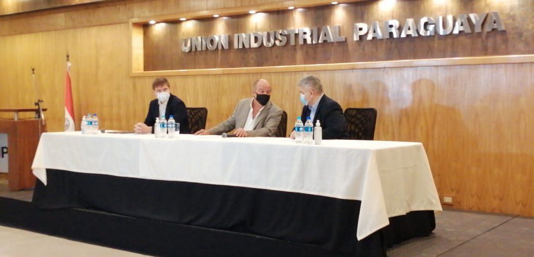 Los representantes presentaron sus inquietudes en la sede de la UIP.