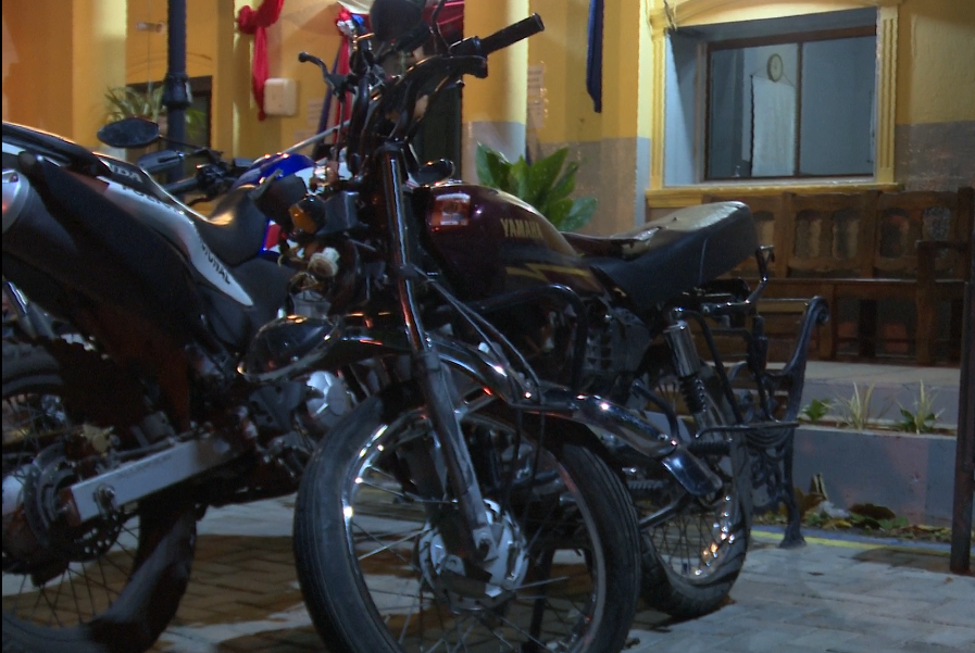 El motociclista perdió la vida al instante, debido a un traumatismo de cráneo.