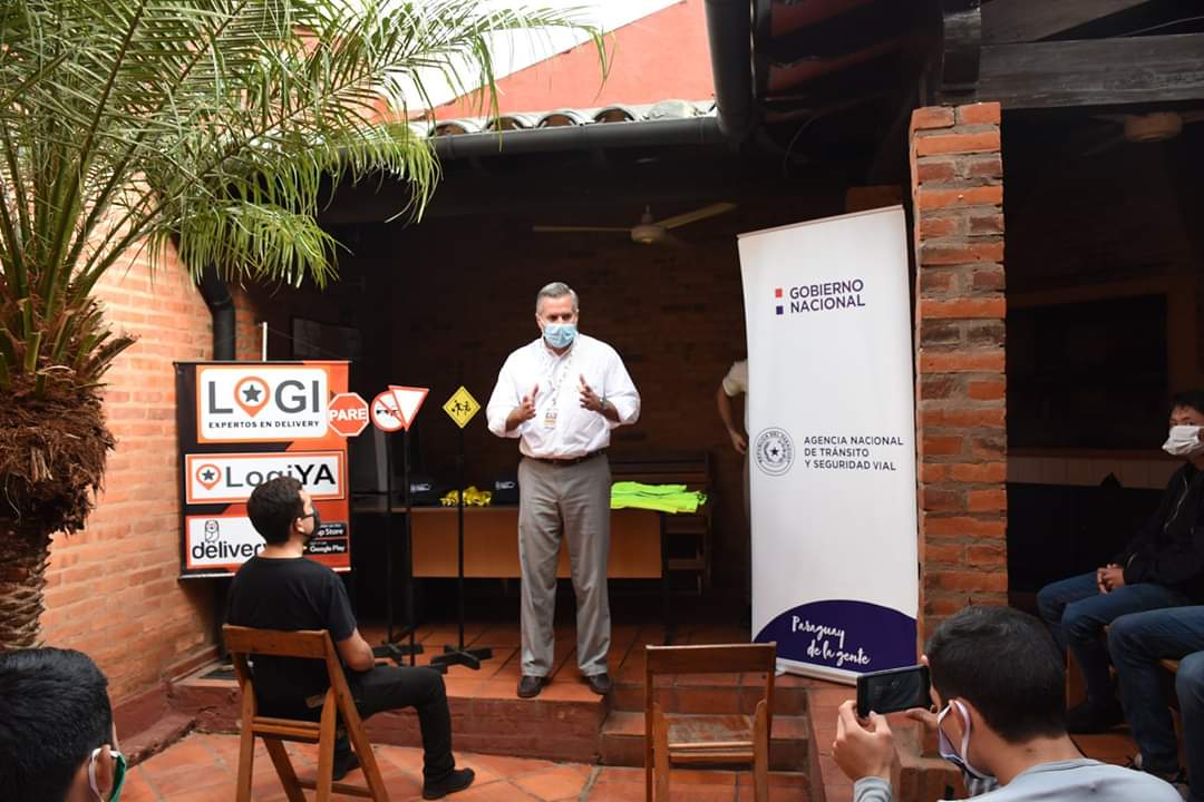 Taller de capacitación a motociclistas de la Agencia Nacional de Tránsito y Seguridad Vial. Foto: @antsv_py