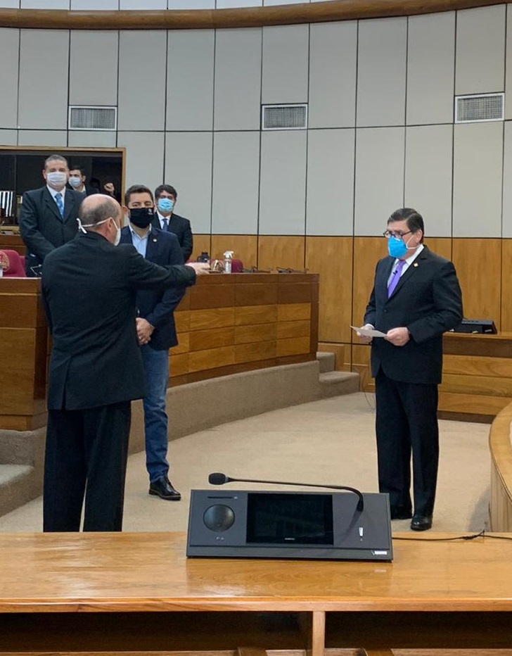 Momento del juramento del Dr. César Diesel como nuevo ministro de la Corte Suprema de Justicia. Foto: Gentileza
