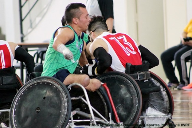 Foto ilustración de un encuentro de rugby en silla de ruedas.