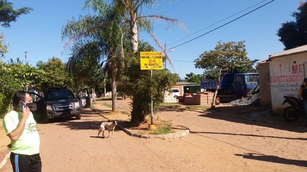 El acceso del asentamiento 24 de agosto de Villeta se encuentra bloqueado para evitar la propagación del Covid-19. Foto: Gentileza