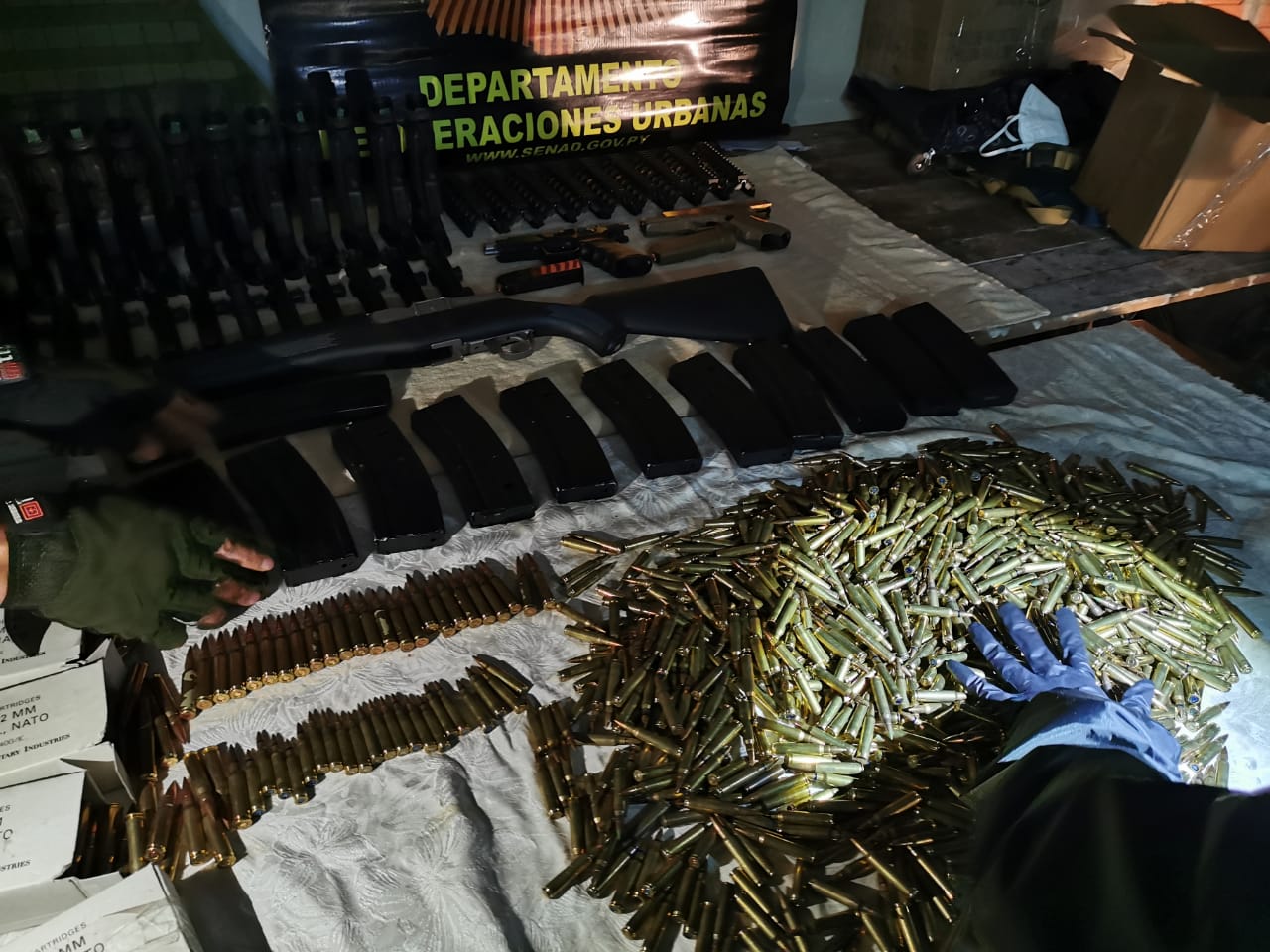 Armamento incautado en operativo de la Senad.