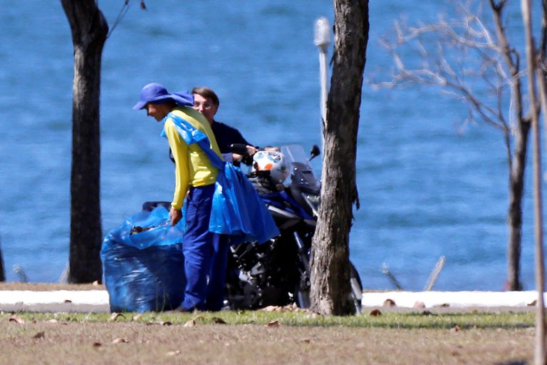 Bolsonaro no respetó las medidas sanitarias ni estando aún infectado con el virus. Foto: Reuters
