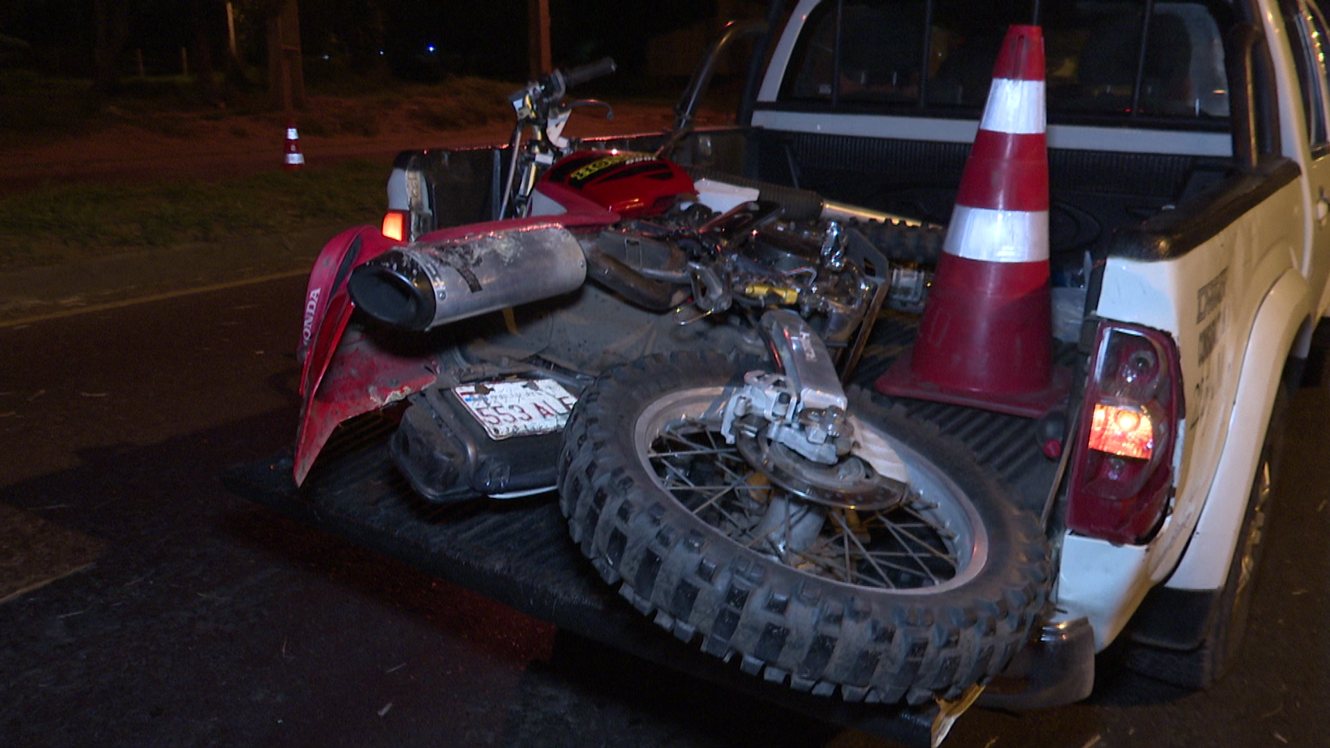Un motociclista, que sufrió una caída en el mismo lugar, fue trasladado hasta el Hospital de Trauma a causa de las heridas.