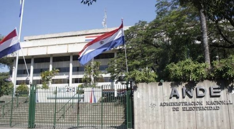 Fachada del edificio principal de la ANDE