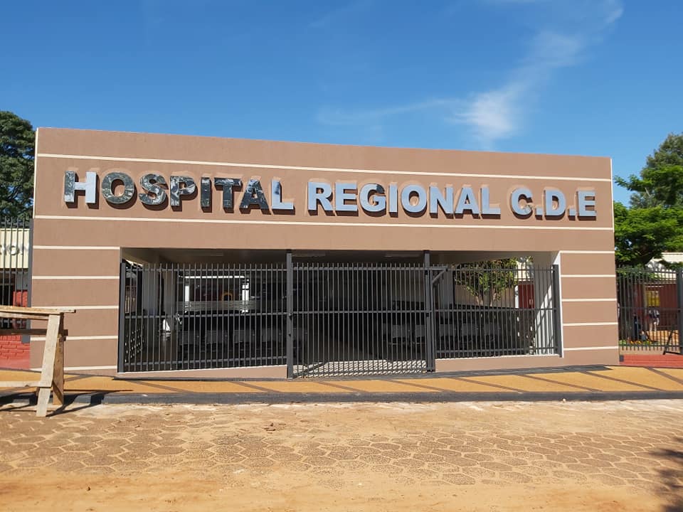 Fachada del Hospital Regional de Ciudad del Este.