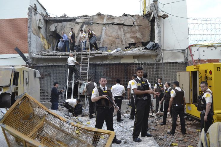 Fachada de prosegur destruida tras asalto en el 2017.