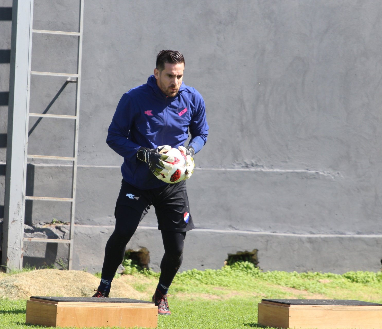 Antony Silva inició los entrenamientos con el plantel del Club Nacional. Foto: @clubnacionalpy