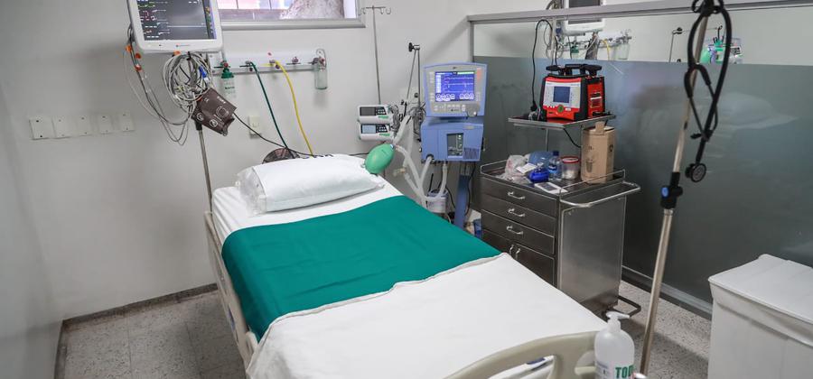 Foto ilustrativa, cama de terapia intensiva.