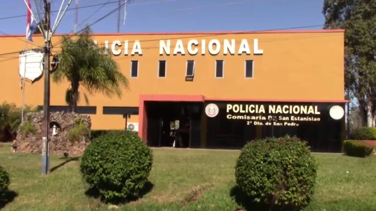 Sede de la Comisaría 8va. de San Estanislao, San Pedro. Foto: Captura de pantalla / Video: Lorenzo Agüero, corresponsal del Grupo JBB.