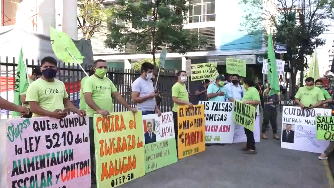 Docentes y estudiantes se manifestaron contra el recorte presupuestario. Foto: Unicanal