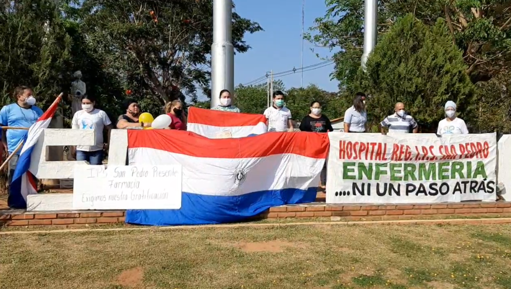 Manifestación del personal de salud en San Pedro. Foto: Captura de pantalla / Video de Lorenzo Agüero, corresponsal del Grupo JBB.